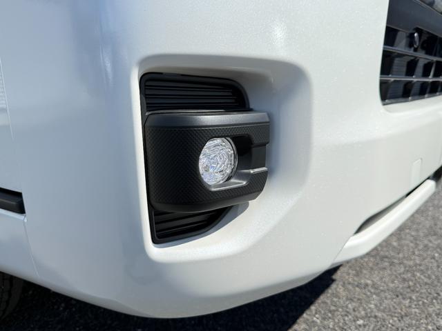 ハイエースバン 7インチナビ デジタルミラー 両側PWスライド パノラミックビュー 4WD バックカメラ TV ステアリングスイッチ 純正タイヤ プッシュスタート オートハイビーム スペアタイヤ 電動格納ミラー(22枚目)