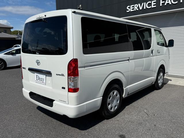 ハイエースバン 7インチナビ デジタルミラー 両側PWスライド パノラミックビュー 4WD バックカメラ TV ステアリングスイッチ 純正タイヤ プッシュスタート オートハイビーム スペアタイヤ 電動格納ミラー(24枚目)