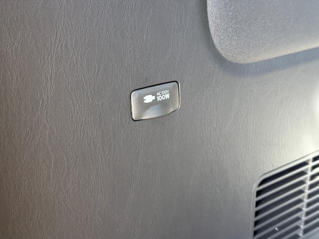 ハイエースバン 7インチナビ デジタルミラー 両側PWスライド パノラミックビュー 4WD バックカメラ TV ステアリングスイッチ 純正タイヤ プッシュスタート オートハイビーム スペアタイヤ 電動格納ミラー(35枚目)