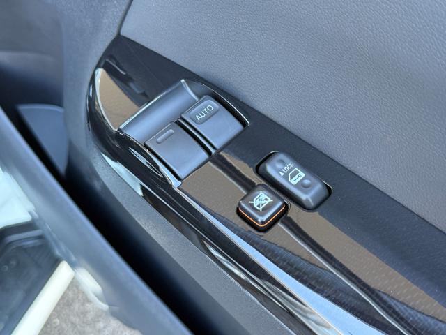ハイエースバン 7インチナビ デジタルミラー 両側PWスライド パノラミックビュー 4WD バックカメラ TV ステアリングスイッチ 純正タイヤ プッシュスタート オートハイビーム スペアタイヤ 電動格納ミラー(37枚目)