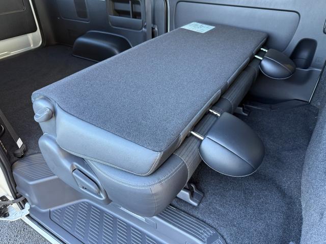 ハイエースバン 7インチナビ デジタルミラー 両側PWスライド パノラミックビュー 4WD バックカメラ TV ステアリングスイッチ 純正タイヤ プッシュスタート オートハイビーム スペアタイヤ 電動格納ミラー(48枚目)