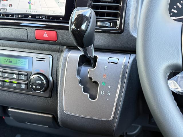 ハイエースバン 7インチナビ デジタルミラー 両側PWスライド パノラミックビュー 4WD バックカメラ TV ステアリングスイッチ 純正タイヤ プッシュスタート オートハイビーム スペアタイヤ 電動格納ミラー(58枚目)