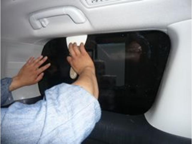 ハイエースバン 7インチナビ デジタルミラー 両側PWスライド パノラミックビュー 4WD バックカメラ TV ステアリングスイッチ 純正タイヤ プッシュスタート オートハイビーム スペアタイヤ 電動格納ミラー(80枚目)