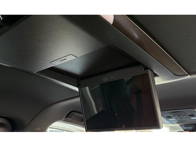 ヴェルファイアハイブリッド Ｚ　プレミア　ＧＲエアロユニバーサルステップ　独立ツインムーンルーフ　１３．２フリップダウンモニター　パノラミックビュー　デジタルミラー　ブラインドスポットモニター　ドラレコ前後　ＨＵＤ（4枚目）