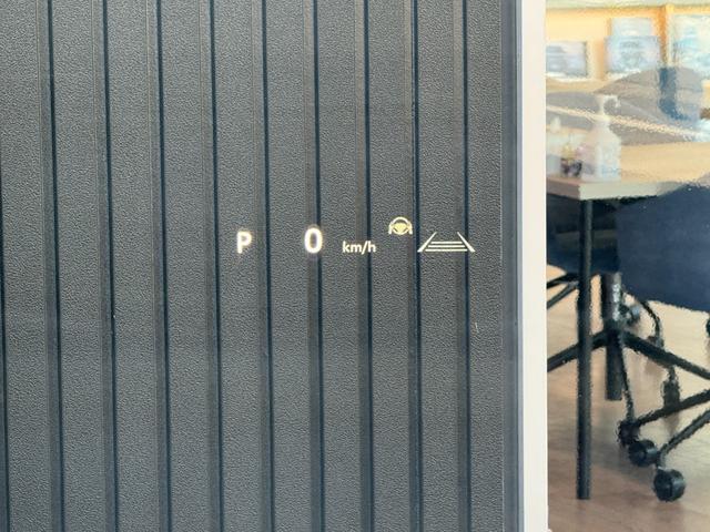 ヴェルファイアハイブリッド Ｚ　プレミア　ＧＲエアロユニバーサルステップ　独立ツインムーンルーフ　１３．２フリップダウンモニター　パノラミックビュー　デジタルミラー　ブラインドスポットモニター　ドラレコ前後　ＨＵＤ（6枚目）