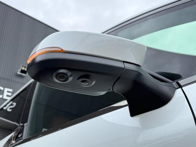 ヴェルファイアハイブリッド Ｚ　プレミア　ＧＲエアロユニバーサルステップ　独立ツインムーンルーフ　１３．２フリップダウンモニター　パノラミックビュー　デジタルミラー　ブラインドスポットモニター　ドラレコ前後　ＨＵＤ（23枚目）