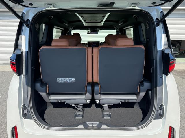 ヴェルファイアハイブリッド Ｚ　プレミア　ＧＲエアロユニバーサルステップ　独立ツインムーンルーフ　１３．２フリップダウンモニター　パノラミックビュー　デジタルミラー　ブラインドスポットモニター　ドラレコ前後　ＨＵＤ（33枚目）