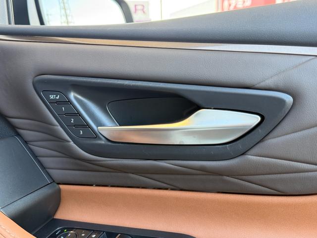 ヴェルファイアハイブリッド Ｚ　プレミア　ＧＲエアロユニバーサルステップ　独立ツインムーンルーフ　１３．２フリップダウンモニター　パノラミックビュー　デジタルミラー　ブラインドスポットモニター　ドラレコ前後　ＨＵＤ（38枚目）