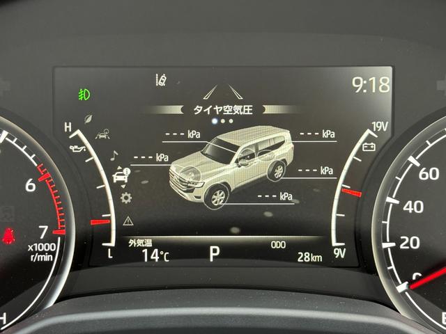 ランドクルーザー ＺＸ　モデリスタエアロフェンダー　ＪＢＬサウンド　リヤデフロック　ルーフレール　トノカバー　クールＢＯＸ　リアエンターテイメント　寒冷地仕様　空気圧センサー（6枚目）