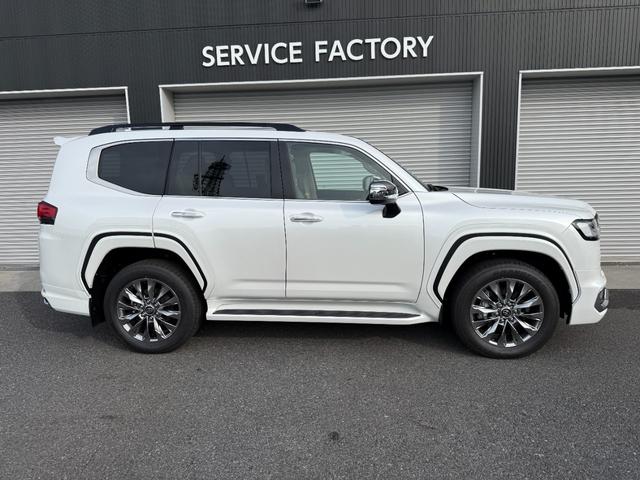 ランドクルーザー ＺＸ　モデリスタエアロフェンダー　ＪＢＬサウンド　リヤデフロック　ルーフレール　トノカバー　クールＢＯＸ　リアエンターテイメント　寒冷地仕様　空気圧センサー（14枚目）