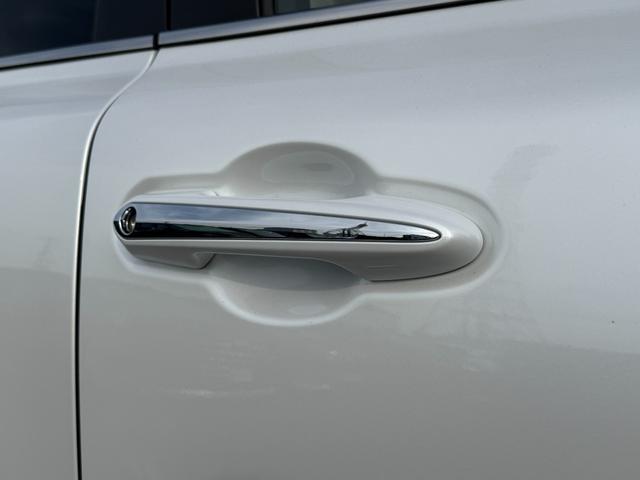 ランドクルーザー ＺＸ　モデリスタエアロフェンダー　ＪＢＬサウンド　リヤデフロック　ルーフレール　トノカバー　クールＢＯＸ　リアエンターテイメント　寒冷地仕様　空気圧センサー（28枚目）