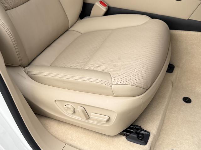 ランドクルーザー ＺＸ　モデリスタエアロフェンダー　ＪＢＬサウンド　リヤデフロック　ルーフレール　トノカバー　クールＢＯＸ　リアエンターテイメント　寒冷地仕様　空気圧センサー（46枚目）