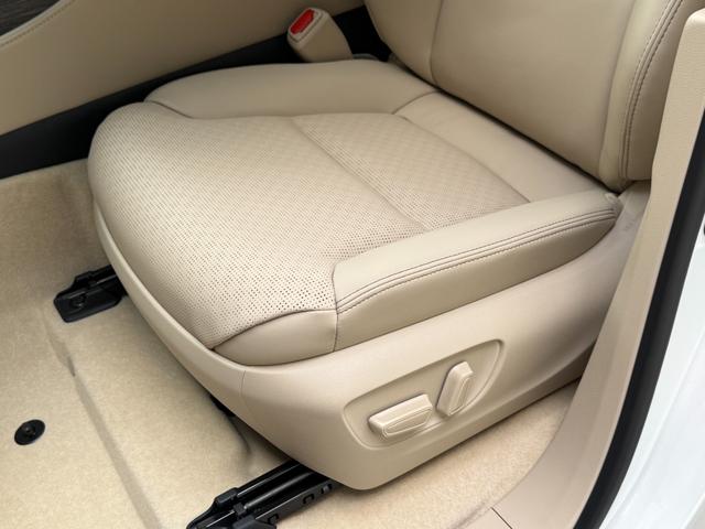 ランドクルーザー ＺＸ　モデリスタエアロフェンダー　ＪＢＬサウンド　リヤデフロック　ルーフレール　トノカバー　クールＢＯＸ　リアエンターテイメント　寒冷地仕様　空気圧センサー（49枚目）