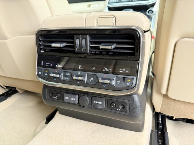 ランドクルーザー ＺＸ　モデリスタエアロフェンダー　ＪＢＬサウンド　リヤデフロック　ルーフレール　トノカバー　クールＢＯＸ　リアエンターテイメント　寒冷地仕様　空気圧センサー（56枚目）