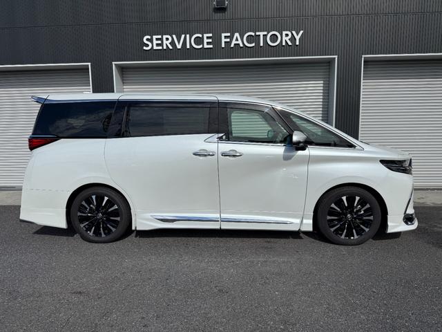 アルファードハイブリッド エグゼクティブラウンジ　モデリスタエアロ　グリルカバー　ツインムーンルーフ　デジタルインナーミラー　ヘッドアップディスプレイ　１３．２インチフリップダウンモニター　電動リアゲート　ブラインドスポットモニター（13枚目）