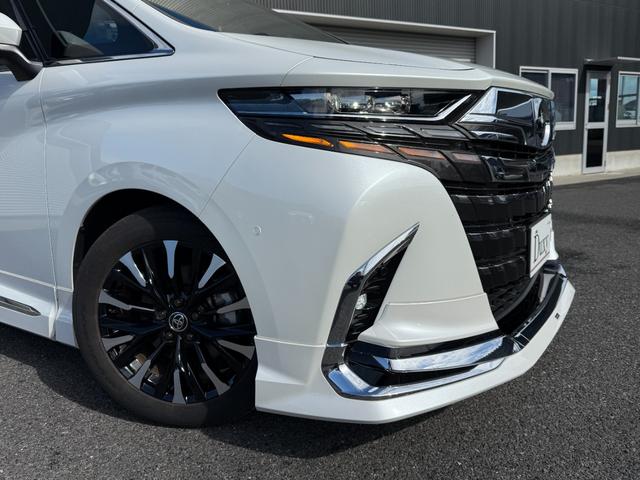 アルファードハイブリッド エグゼクティブラウンジ　モデリスタエアロ　グリルカバー　ツインムーンルーフ　デジタルインナーミラー　ヘッドアップディスプレイ　１３．２インチフリップダウンモニター　電動リアゲート　ブラインドスポットモニター（15枚目）