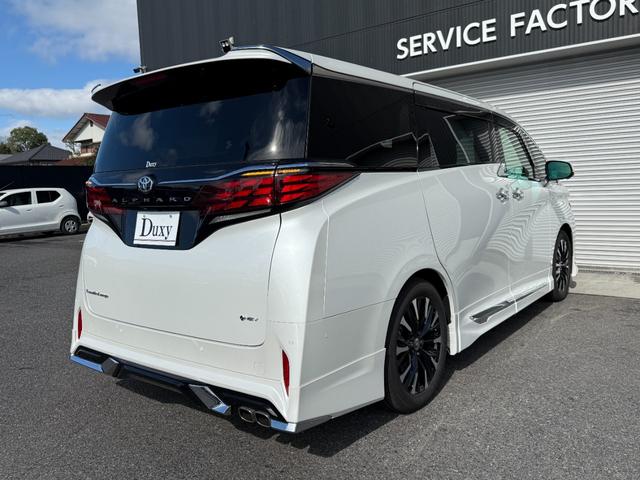 アルファードハイブリッド エグゼクティブラウンジ　モデリスタエアロ　グリルカバー　ツインムーンルーフ　デジタルインナーミラー　ヘッドアップディスプレイ　１３．２インチフリップダウンモニター　電動リアゲート　ブラインドスポットモニター（28枚目）