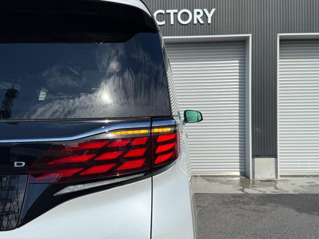 アルファードハイブリッド エグゼクティブラウンジ　モデリスタエアロ　グリルカバー　ツインムーンルーフ　デジタルインナーミラー　ヘッドアップディスプレイ　１３．２インチフリップダウンモニター　電動リアゲート　ブラインドスポットモニター（32枚目）