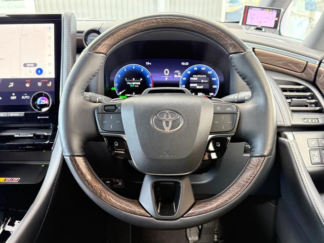 アルファードハイブリッド エグゼクティブラウンジ　モデリスタエアロ　グリルカバー　ツインムーンルーフ　デジタルインナーミラー　ヘッドアップディスプレイ　１３．２インチフリップダウンモニター　電動リアゲート　ブラインドスポットモニター（62枚目）