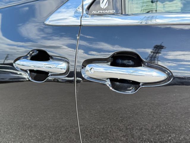 アルファードハイブリッド エグゼクティブラウンジ　１４型ＪＢＬサウンドナビ　モデリスタ　ムーンルーフ　後席モニター　ユニバーサルステップ　デジタルミラー　パノラミックビュー　純正１９ＡＷ　寒冷地　ＨＵＤ　ブラインドスポット　ＡＣ１００Ｖ　４ＷＤ（30枚目）