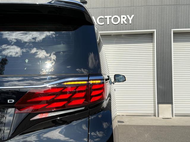 アルファードハイブリッド エグゼクティブラウンジ　１４型ＪＢＬサウンドナビ　モデリスタ　ムーンルーフ　後席モニター　ユニバーサルステップ　デジタルミラー　パノラミックビュー　純正１９ＡＷ　寒冷地　ＨＵＤ　ブラインドスポット　ＡＣ１００Ｖ　４ＷＤ（36枚目）