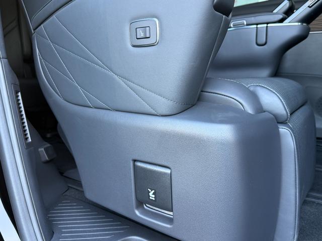 アルファードハイブリッド エグゼクティブラウンジ　１４型ＪＢＬサウンドナビ　モデリスタ　ムーンルーフ　後席モニター　ユニバーサルステップ　デジタルミラー　パノラミックビュー　純正１９ＡＷ　寒冷地　ＨＵＤ　ブラインドスポット　ＡＣ１００Ｖ　４ＷＤ（62枚目）