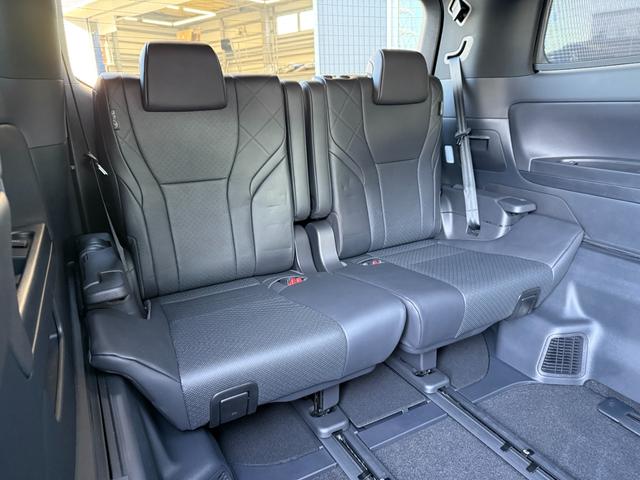 アルファードハイブリッド エグゼクティブラウンジ　１４型ＪＢＬサウンドナビ　モデリスタ　ムーンルーフ　後席モニター　ユニバーサルステップ　デジタルミラー　パノラミックビュー　純正１９ＡＷ　寒冷地　ＨＵＤ　ブラインドスポット　ＡＣ１００Ｖ　４ＷＤ（63枚目）