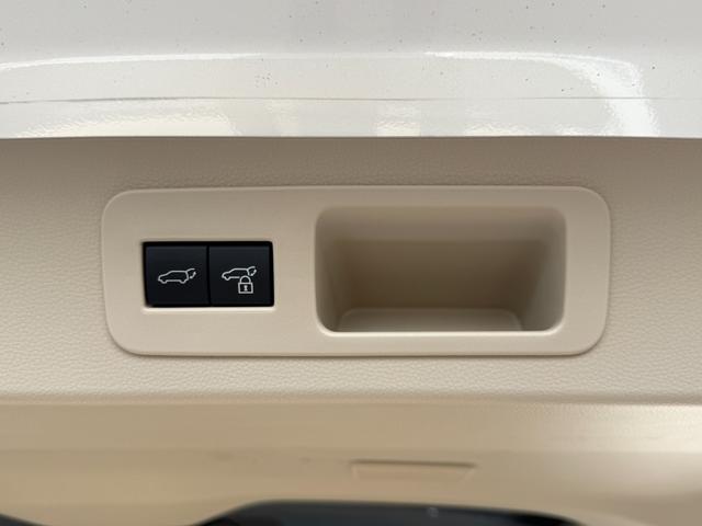 ランドクルーザー ＺＸ　サンルーフ　ＪＢＬサウンドナビ　リアエンターテイメント　モデリスタエアロ　　フェンダー　ルーフレール　パノラミックビュー　ブラインドスポット　シートヒーター＆シートクーラー　　ＥＴＣ２．０　ＨＵＤ（36枚目）