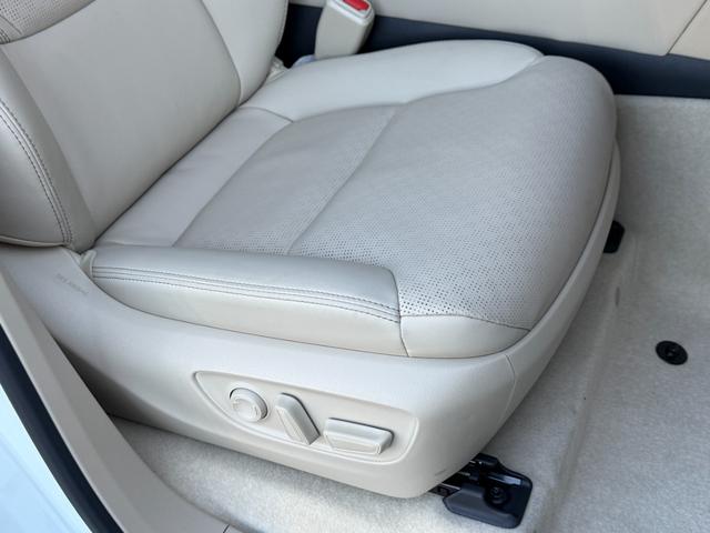 ランドクルーザー ＺＸ　サンルーフ　ＪＢＬサウンドナビ　リアエンターテイメント　モデリスタエアロ　　フェンダー　ルーフレール　パノラミックビュー　ブラインドスポット　シートヒーター＆シートクーラー　　ＥＴＣ２．０　ＨＵＤ（42枚目）