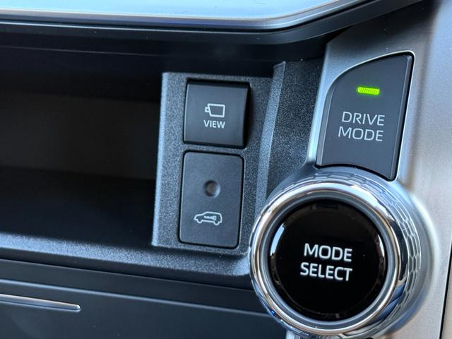 ランドクルーザー ＺＸ　サンルーフ　ＪＢＬサウンドナビ　リアエンターテイメント　モデリスタエアロ　　フェンダー　ルーフレール　パノラミックビュー　ブラインドスポット　シートヒーター＆シートクーラー　　ＥＴＣ２．０　ＨＵＤ（65枚目）