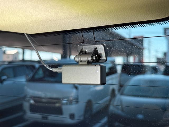 ランドクルーザー ＺＸ　サンルーフ　ＪＢＬサウンドナビ　リアエンターテイメント　モデリスタエアロ　　フェンダー　ルーフレール　パノラミックビュー　ブラインドスポット　シートヒーター＆シートクーラー　　ＥＴＣ２．０　ＨＵＤ（71枚目）