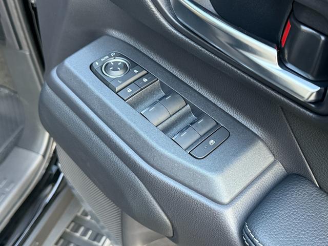 ランドクルーザー250 VX サンルーフ 12.3インチJBLサウンドナビ 丸目ヘッド ルーフレール トヨタチームメイト パノラミックビュー デジタルミラー ブラインドスポット 純正18AW シートヒーター&シートクーラー(36枚目)