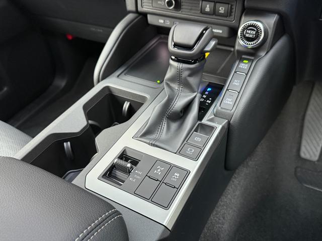 ランドクルーザー250 VX サンルーフ 12.3インチJBLサウンドナビ 丸目ヘッド ルーフレール トヨタチームメイト パノラミックビュー デジタルミラー ブラインドスポット 純正18AW シートヒーター&シートクーラー(56枚目)