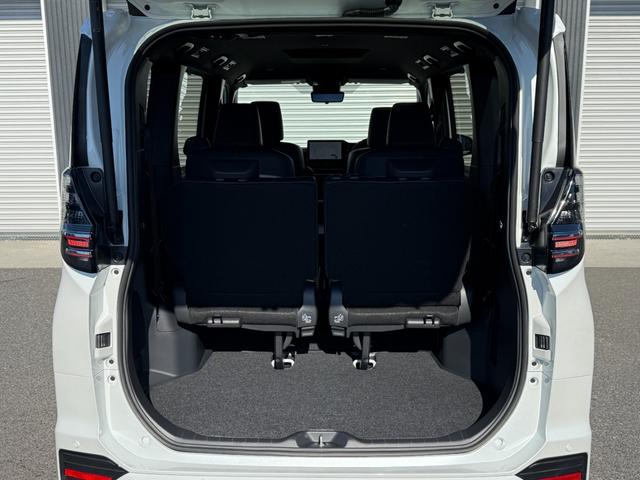 ヴォクシー ハイブリッドS-Z 10.5インチDA 13.2型後席モニター 快適利便PKG デジタルミラー アドバンスドライブ ヘッドアップディスプレイ トヨタチームメイト 3眼LEDヘッドライト ブラインドスポットモニター(32枚目)