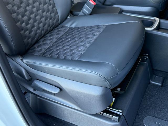 ヴォクシー ハイブリッドS-Z 10.5インチDA 13.2型後席モニター 快適利便PKG デジタルミラー アドバンスドライブ ヘッドアップディスプレイ トヨタチームメイト 3眼LEDヘッドライト ブラインドスポットモニター(39枚目)