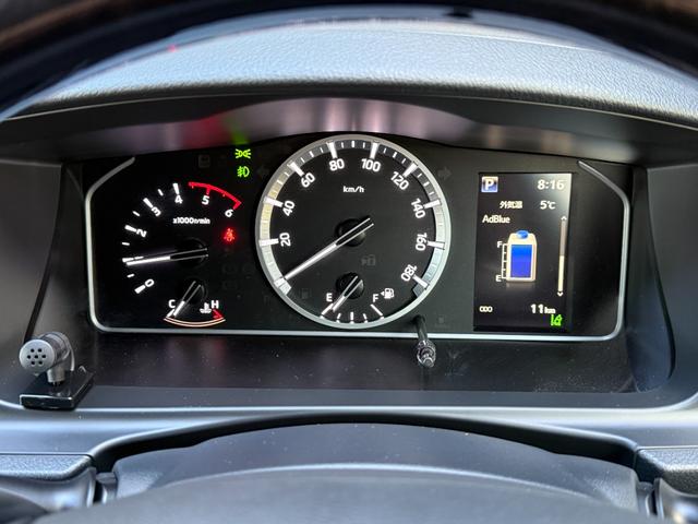 ハイエースバン スーパーGL ダークプライムII ALPINE11型フローティングナビ パノラミックビューモニター デジタルミラー 寒冷地仕様 プロジェクター式LEDヘッド AC100V フルセグTV Bluetooth 純正15インチアルミ(3枚目)