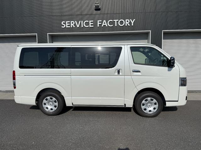 ハイエースバン スーパーGL ダークプライムII ALPINE11型フローティングナビ パノラミックビューモニター デジタルミラー 寒冷地仕様 プロジェクター式LEDヘッド AC100V フルセグTV Bluetooth 純正15インチアルミ(11枚目)