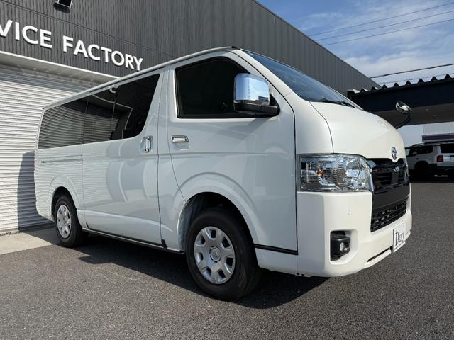 ハイエースバン スーパーGL ダークプライムII ALPINE11型フローティングナビ パノラミックビューモニター デジタルミラー 寒冷地仕様 プロジェクター式LEDヘッド AC100V フルセグTV Bluetooth 純正15インチアルミ(14枚目)