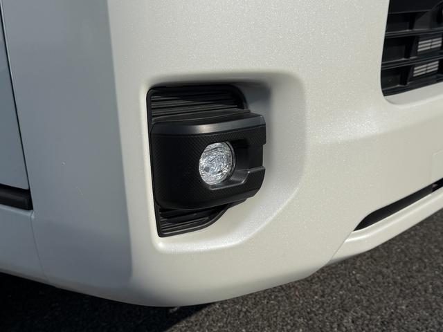 ハイエースバン スーパーGL ダークプライムII ALPINE11型フローティングナビ パノラミックビューモニター デジタルミラー 寒冷地仕様 プロジェクター式LEDヘッド AC100V フルセグTV Bluetooth 純正15インチアルミ(20枚目)