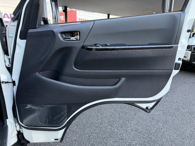 ハイエースバン スーパーGL ダークプライムII ALPINE11型フローティングナビ パノラミックビューモニター デジタルミラー 寒冷地仕様 プロジェクター式LEDヘッド AC100V フルセグTV Bluetooth 純正15インチアルミ(34枚目)