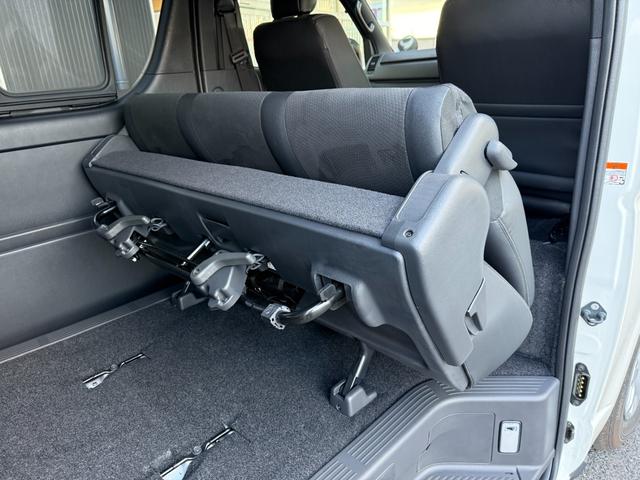 ハイエースバン スーパーGL ダークプライムII ALPINE11型フローティングナビ パノラミックビューモニター デジタルミラー 寒冷地仕様 プロジェクター式LEDヘッド AC100V フルセグTV Bluetooth 純正15インチアルミ(46枚目)