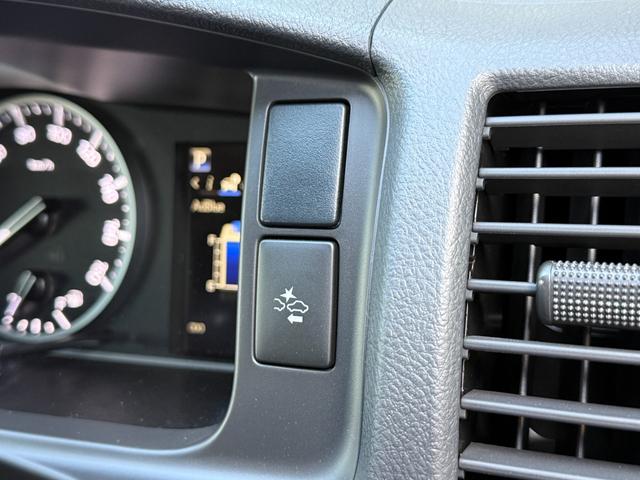 ハイエースバン スーパーGL ダークプライムII ALPINE11型フローティングナビ パノラミックビューモニター デジタルミラー 寒冷地仕様 プロジェクター式LEDヘッド AC100V フルセグTV Bluetooth 純正15インチアルミ(55枚目)