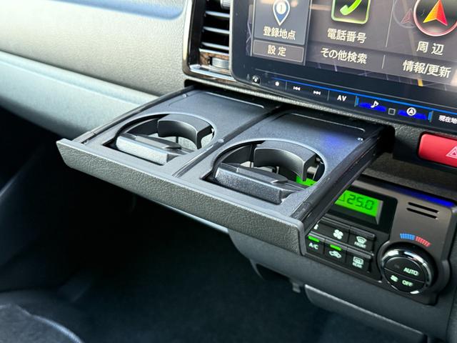 ハイエースバン スーパーGL ダークプライムII ALPINE11型フローティングナビ パノラミックビューモニター デジタルミラー 寒冷地仕様 プロジェクター式LEDヘッド AC100V フルセグTV Bluetooth 純正15インチアルミ(59枚目)