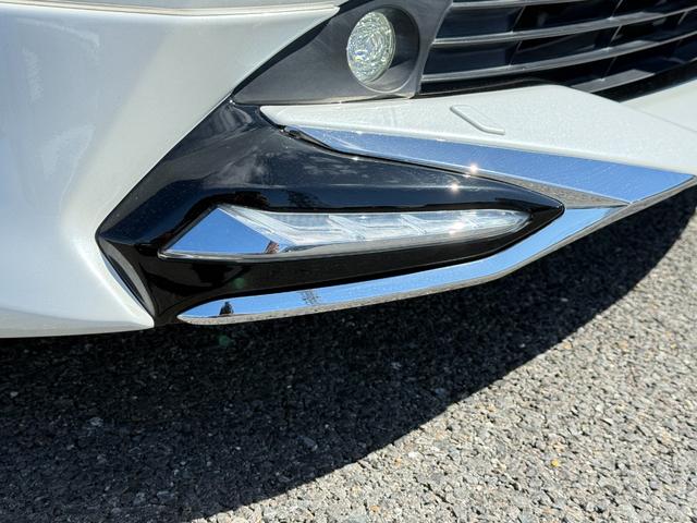 プリウス Aツーリングセレクション・ブラックエディション 8インチディスプレイオーディオ モデリスタエアロ デジタルミラー TV視聴 パノラミックビューモニター シートヒーター AC100V 純正17インチアルミホイール レーダー ETC2.0 ドラレコ前後(22枚目)