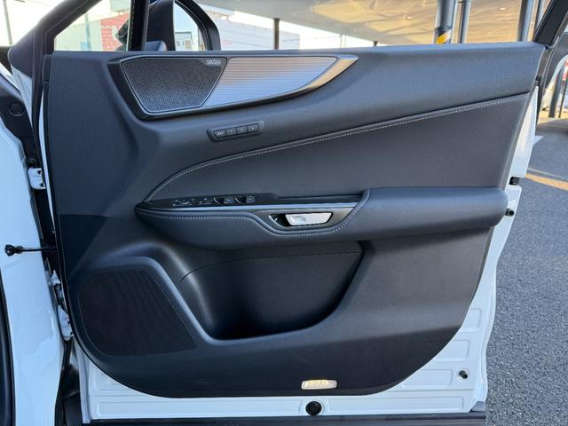 NX NX350h Fスポーツ パノラマルーフ マークレビンソン デジタルミラー オレンジキャリパー パノラミックビュー ブラインドスポット ルーフレール 純正20AW シートヒーター シートクーラー 後席電動シート AC100V(37枚目)