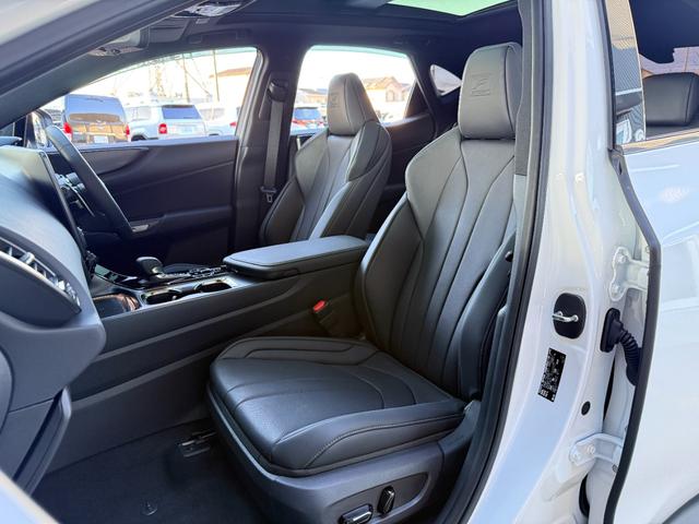 NX NX350h Fスポーツ パノラマルーフ マークレビンソン デジタルミラー オレンジキャリパー パノラミックビュー ブラインドスポット ルーフレール 純正20AW シートヒーター シートクーラー 後席電動シート AC100V(44枚目)