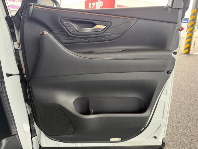 アルファードハイブリッド Z サンルーフ チームメイト 13.2型後席モニター ステップ HUD デジタルミラー 14型ディスプレイオーディオ パノラミックビュー ブラインドスポット ETC2.0 シートクーラー シートヒーター(43枚目)