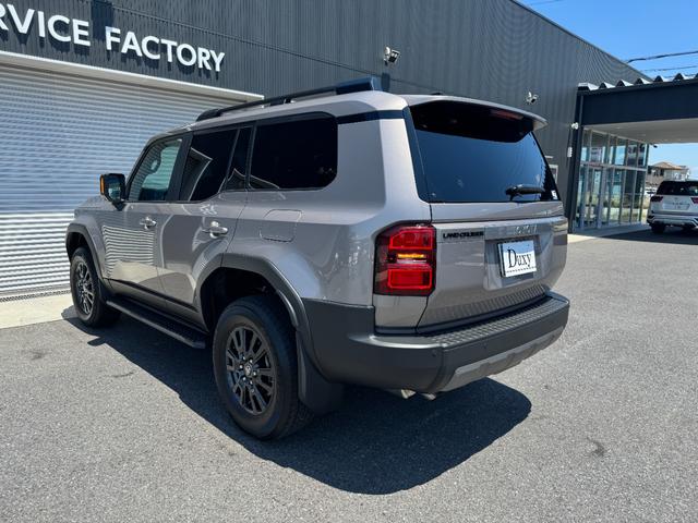 ランドクルーザー250 VX サンルーフ パノラミックビューモニター デジタルインナーミラー ブラインドスポットモニター 純正18インチアルミホイール 電動リアゲート おアワーバックドア ルーフレール トヨタチームメイト(27枚目)