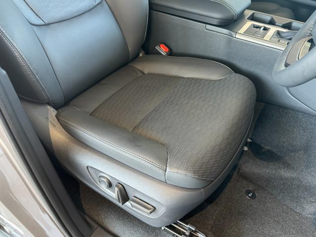 ランドクルーザー250 VX サンルーフ パノラミックビューモニター デジタルインナーミラー ブラインドスポットモニター 純正18インチアルミホイール 電動リアゲート おアワーバックドア ルーフレール トヨタチームメイト(46枚目)