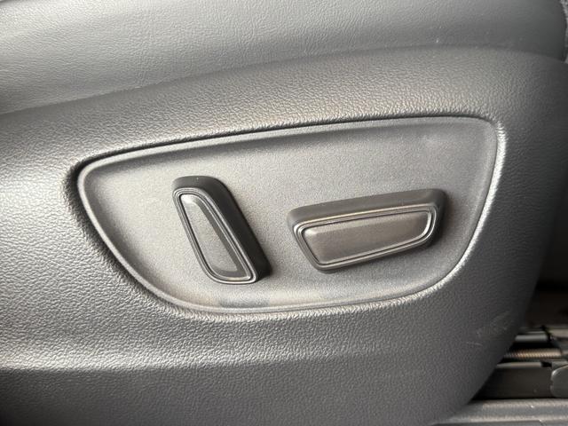 ヴェルファイアハイブリッド 　モデリスタエアロ　シグネチャー　１３．２インチフリップダウンモニター　ユニバーサルステップ　独立ムーンルーフ　パノラミックビュー　デジタルミラー　ブラインドスポットモニター　ドラレコ前後　ＨＵＤ（47枚目）